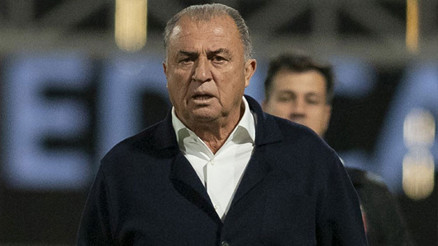 Fatih Terim, 10 kişi rakibine 90+6da yıkıldı Al Shababın başında bir ilki yaşadı