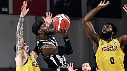 Beşiktaş Fibabanka, Mersin Sporu mağlup ederek adını finale yazdırdı
