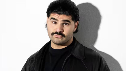 Oyuncu Samir Salim otobüste bıçaklandı