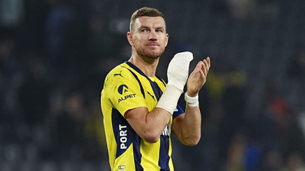 Fenerbahçeyi 3-6-2 oynatan adam: Dzeko Fenerbahçeyi 3-6-2 oynatan adam: Dzeko