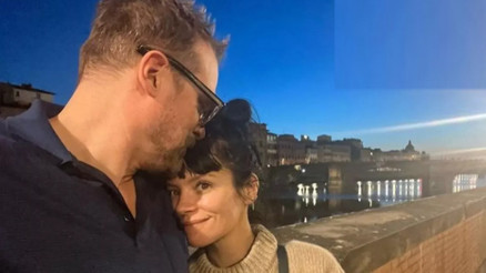 İnternette aşk ararken karısına yakalanınca yuvası yıkılmıştı: Ünlü oyuncu 22 yaş genç sevgiliyi bulmuş bile İnternette aşk ararken karısına yakalanınca yuvası yıkılmıştı: Ünlü oyuncu 22 yaş genç sevgiliyi bulmuş bile