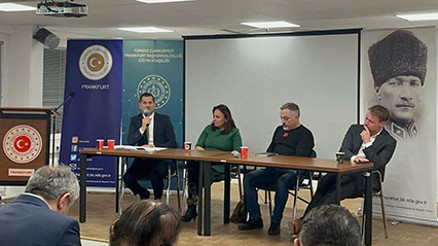 Türk seçmenlere çağrı: ‘Her oy altın değerinde’