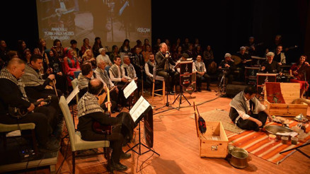 Türkülerle dolu gece