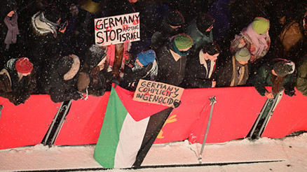Berlinale’de Filistin krizi: ‘Soykırım’ sözü polis soruşturması başlattı Berlinale’de Filistin krizi: ‘Soykırım’ sözü polis soruşturması başlattı