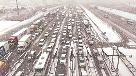 3 gün daha etkili olacak: İstanbul beyaz örtüsünü örttü 3 gün daha etkili olacak: İstanbul beyaz örtüsünü örttü