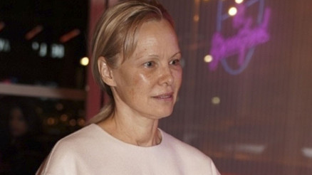 Yıllarca güzelliğini sergileyip para kazandı...Yaş alınca aklı başına geldi: Evlatlarım, ne olur beni affedin Yıllarca güzelliğini sergileyip para kazandı...Yaş alınca aklı başına geldi: Evlatlarım, ne olur beni affedin