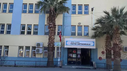 Öğretmeni dersten çıkarıp darbeden magandalar tutuklandı... Eğitim sendikalarından saldırıya kınama