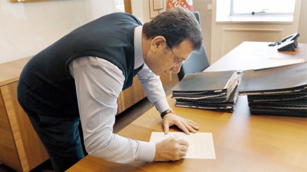 İmamoğlu’ndan adaylık imzası