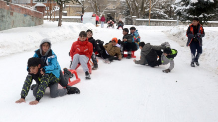 Meteoroloji kar yağışı uyarısında bulunmuştu Birçok ilde eğitime ara verildi