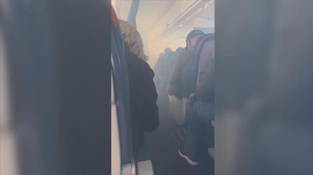 Uçakta panik Kabin dumanla doldu