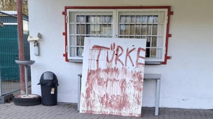 Almanyada Türk kulübüne ırkçı saldırı