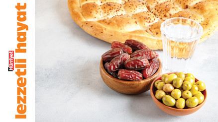 Orucumuzu hangi sırayla açalım Su, hurma, çorba... Orucumuzu hangi sırayla açalım Su, hurma, çorba...