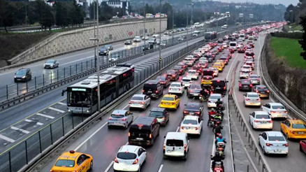 İstanbulda sabah trafik yoğunluğu