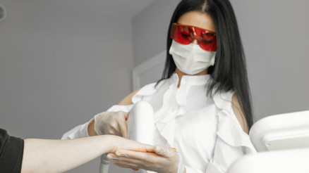 Lazer epilasyon orucu bozar mı Oruçluyken lazere gidilir mi Diyanet bilgisi... Lazer epilasyon orucu bozar mı Oruçluyken lazere gidilir mi Diyanet bilgisi...