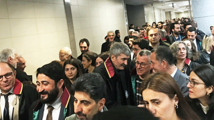 İstanbul Barosu yönetiminin yargılanması başladı
