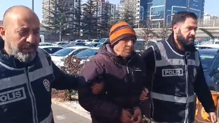 Beyin ameliyatını yapan doktoru defalarca bıçaklamıştı... Akılalmaz savunma: Bana yapay zeka yerleştirdi Beyin ameliyatını yapan doktoru defalarca bıçaklamıştı... Akılalmaz savunma: Bana yapay zeka yerleştirdi