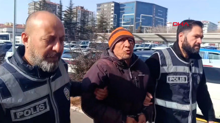 Beyin ameliyatını yapan doktoru bıçaklayan şüpheli: Bana yapay zeka yerleştirdi Beyin ameliyatını yapan doktoru bıçaklayan şüpheli: Bana yapay zeka yerleştirdi