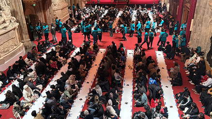 Tarihi Guildhall binasında toplu iftar