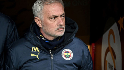 Mourinhonun We Are Clean sözleri Avrupada yankı buldu Ünlü gazeteci canlı yayına Fenerbahçe tişörtü ile çıktı