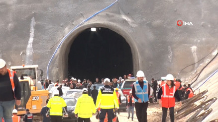 Hızlı tren şantiyesinde kaya düşmesi: 1 ölü, 1 yaralı