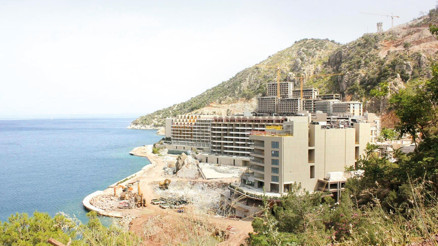 Belediyeden yıkım açıklaması: İnşaat sürüyor, Marmaris bekliyor