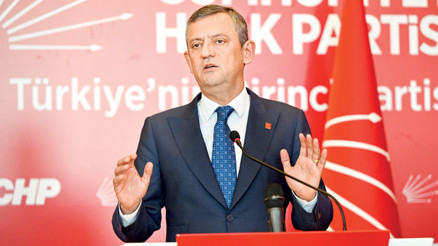 DEM Parti’den CHP’ye ziyaret... Özel’den İmralı yorumu: Karşı olmak ‘çözümüm yok’ demektir DEM Parti’den CHP’ye ziyaret... Özel’den İmralı yorumu: Karşı olmak ‘çözümüm yok’ demektir