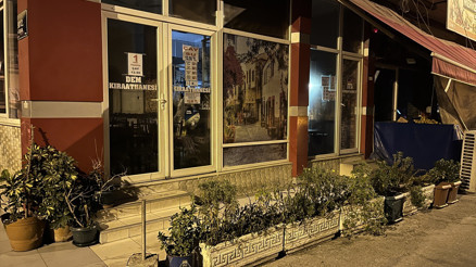 İzmirde kahvehaneye kurşun yağdırdılar: 1 ölü, 3 gözaltı