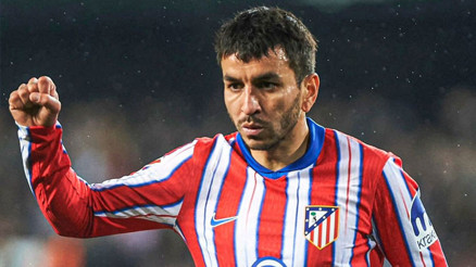 İspanyada hakeme hakaret eden Atleticolu futbolcu Angel Correaya dev ceza