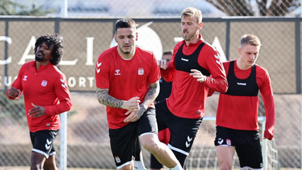 Sivassporda Manaj ve Simic çalışmalara başladı