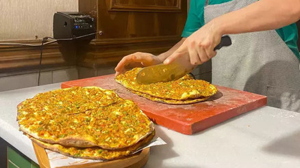 İstanbulda lahmacun fiyatları arasında inanılmaz fark 60 TLye de var 250 TLye de