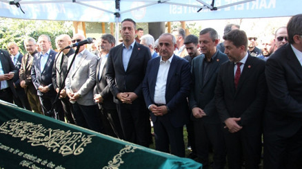 CHP Genel Başkanı Özgür Özel, cenaze törenine katıldı