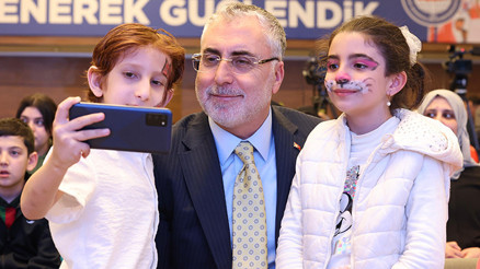 Bakan Işıkhan: 7 kıtada şefkat eli olmaya çalıştık