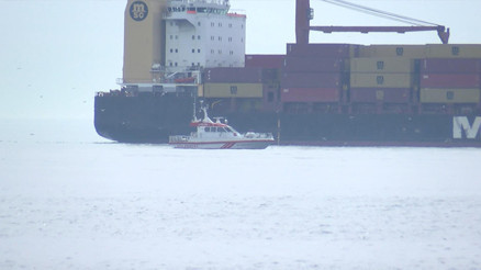 Bakırköyde kargo gemisi karaya oturdu