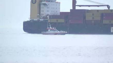 Bakırköyde kargo gemisi karaya oturdu