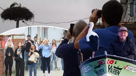Baharın müjdecisi Yaren leyleğin geldiğini haber alanlar köye akın etti