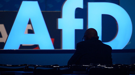 Anketlere göre AfD yine oyunu artırdı