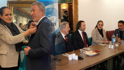 Hulusi Akar, Avrupalı Kayserililerle buluştu