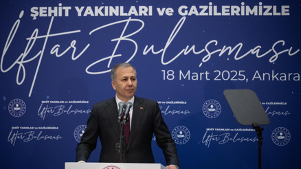 İçişleri Bakanı Yerlikaya, şehit yakınları ve gazilerle iftar programında bir araya geldi