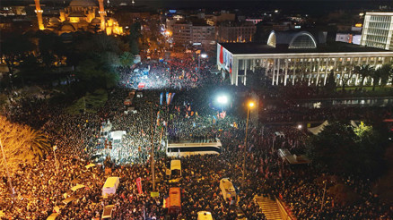 Ekrem başkanın arkasındayız