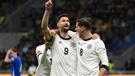 Panzerler İtalyada geriden gelip güldü