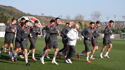 A Milli Takımda Mert Günok ve Yunus Akgün kadrodan çıkarıldı