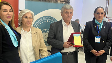 Köln’de birlik ve beraberlik sofrası Onur konuğu Genç Ailesi