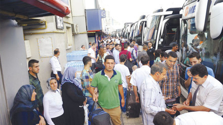 Bayram hareketliliği 27 Mart’ta başlıyor 3.5 milyon kişinin seyahat etmesi bekleniyor Bayram hareketliliği 27 Mart’ta başlıyor 3.5 milyon kişinin seyahat etmesi bekleniyor