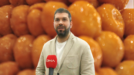 65 yıl önce dedesi üretti; tarifini sır gibi saklıyorlar... Kilosu 400 lira: Günde 300 kilo satıyorlar 65 yıl önce dedesi üretti; tarifini sır gibi saklıyorlar... Kilosu 400 lira: Günde 300 kilo satıyorlar