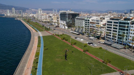 İzmirde Konak, Gaziemir ve Çiğli belediyelerine grev kararı asıldı