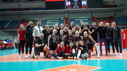 Türk Hava Yolları, Aydın Büyükşehir Belediyesporu 4 sette eledi