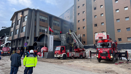 Bursa Uludağda otel yangını Bursa Uludağda otel yangını