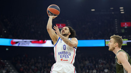 Anadolu Efes, yarın Maccabi Playtikayı Letonyada ağırlayacak