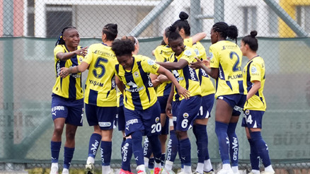 Kadınlar derbisinde Fenerbahçe, Beşiktaşı deplasmanda devirdi