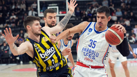 Anadolu Efes ve Fenerbahçe Beko aynı gün sahada